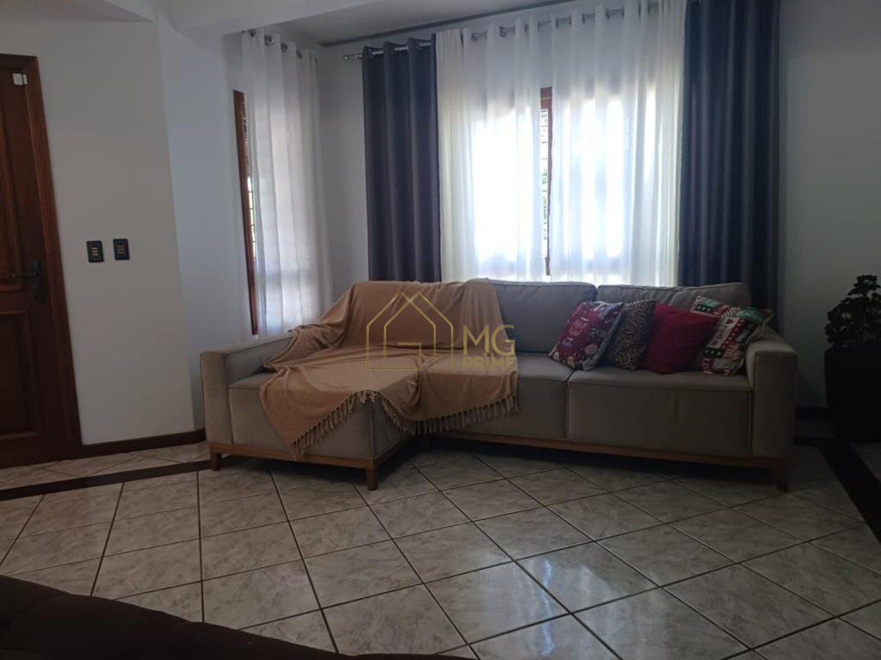 Casa à venda com 3 quartos, 192m² - Foto 3