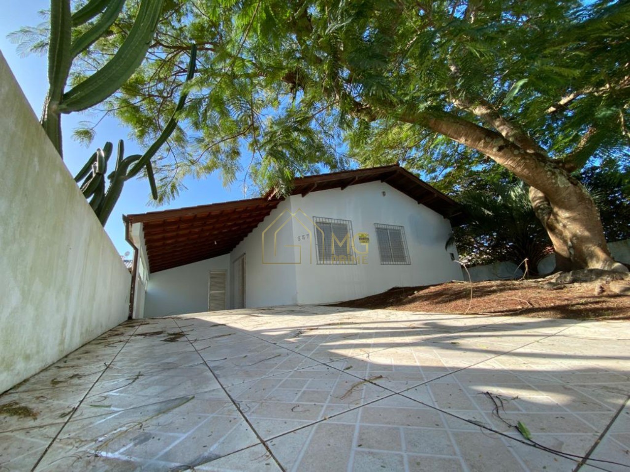 Casa à venda com 4 quartos, 160m² - Foto 2