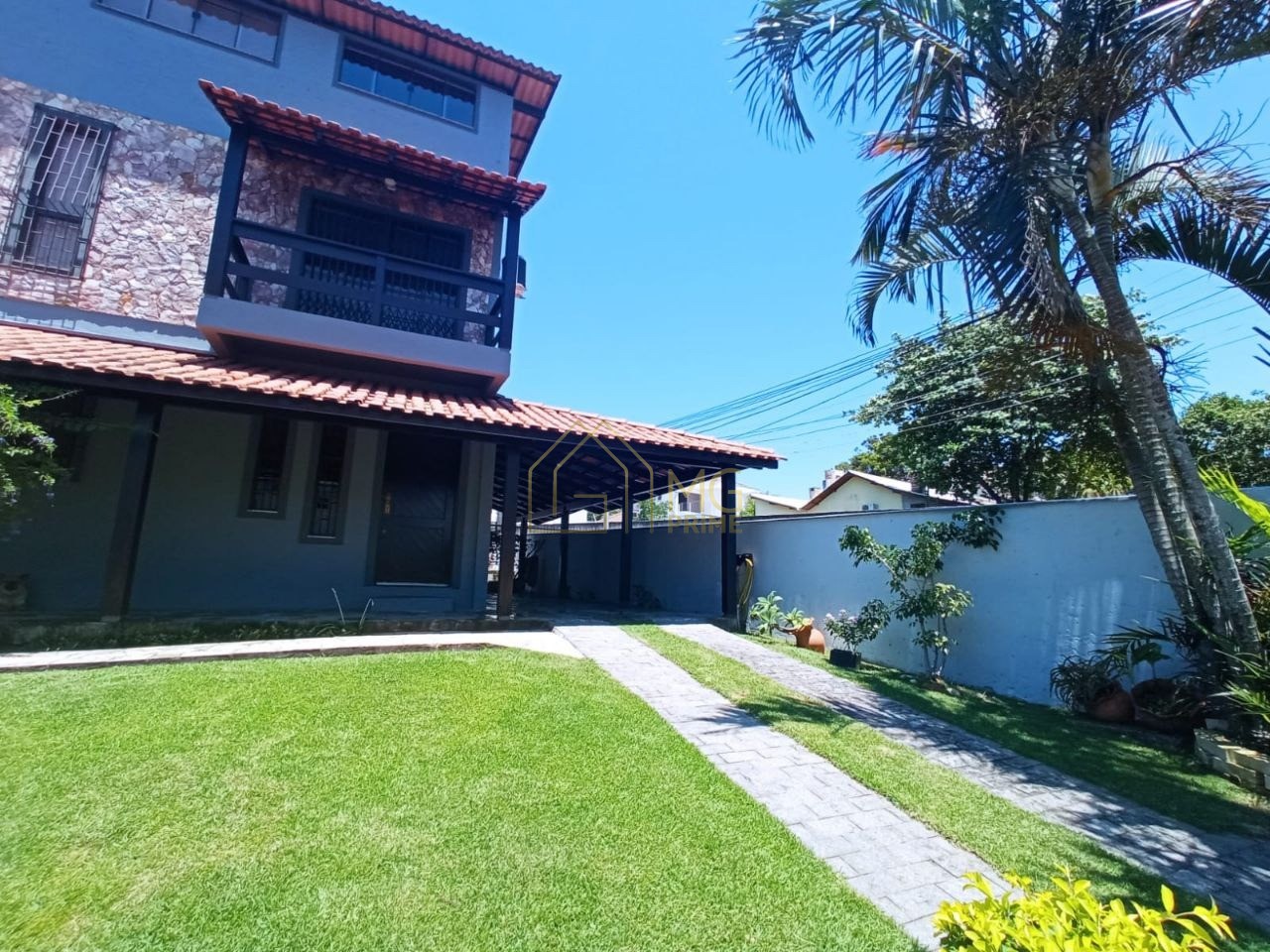 Casa à venda com 3 quartos, 345m² - Foto 1