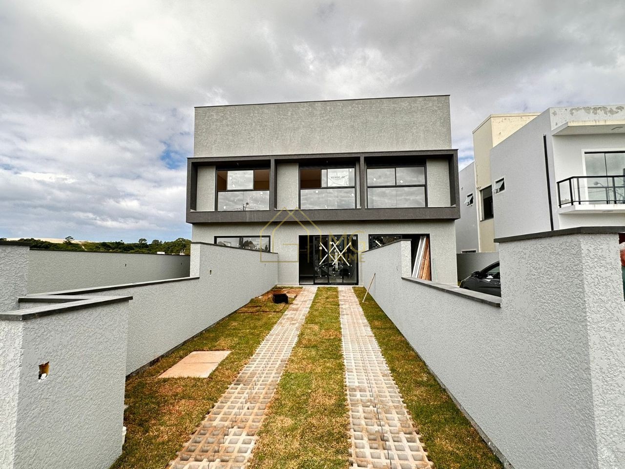 Casa à venda com 2 quartos, 187m² - Foto 1