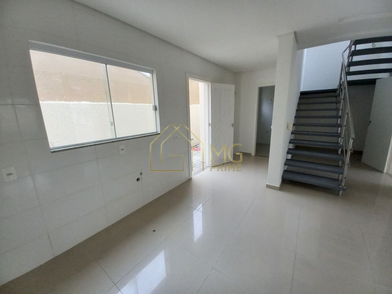 Casa à venda com 2 quartos, 120m² - Foto 11