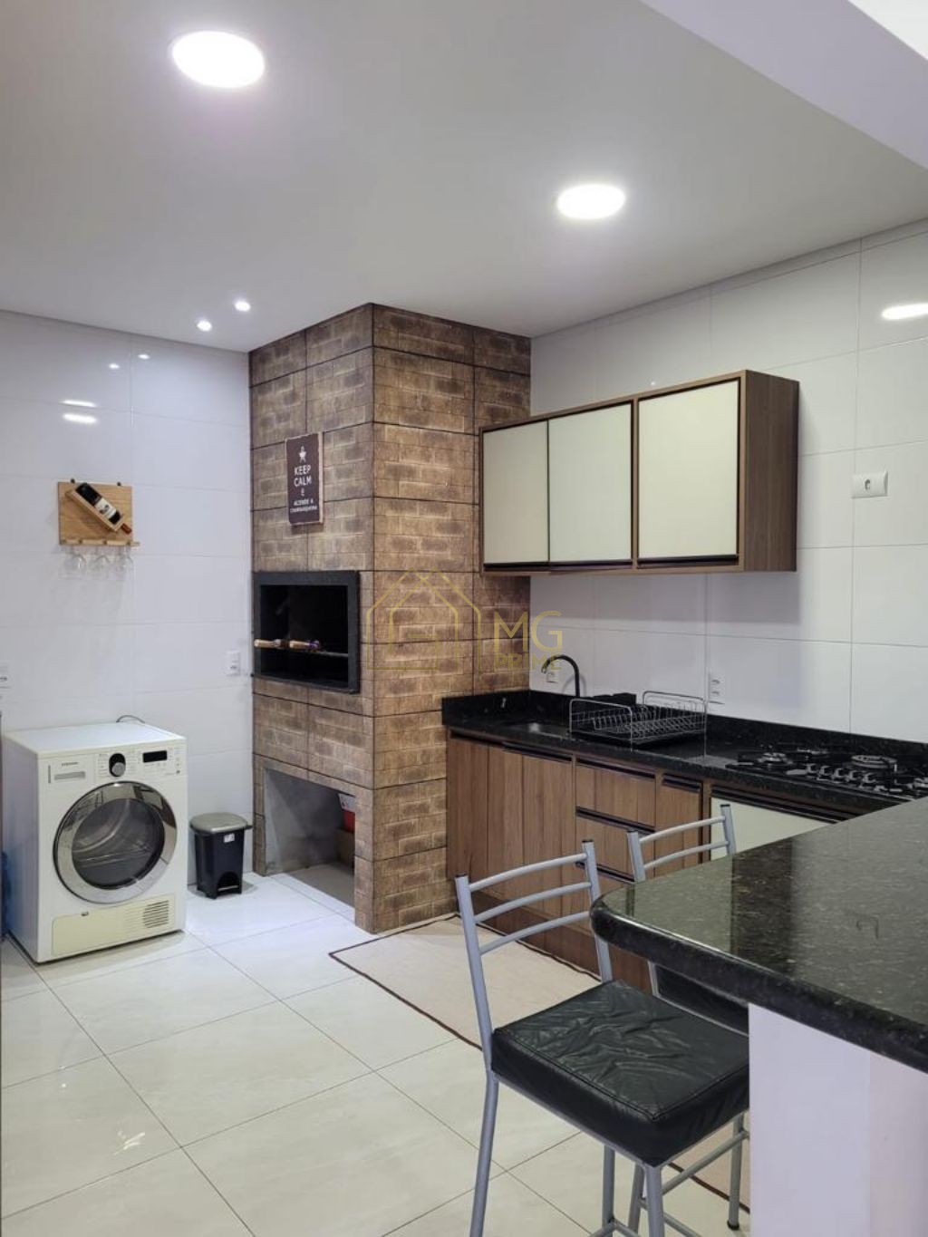 Casa à venda com 6 quartos, 212m² - Foto 18