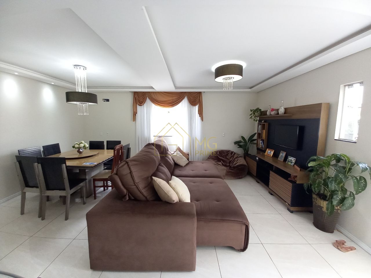 Casa à venda com 6 quartos, 212m² - Foto 10