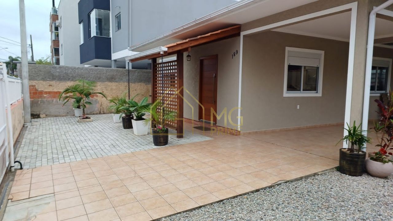 Casa à venda com 2 quartos, 126m² - Foto 2