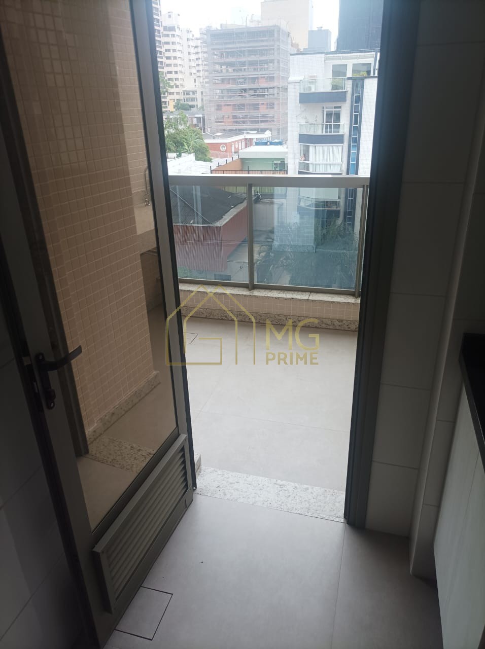 Apartamento à venda com 3 quartos, 96m² - Foto 8