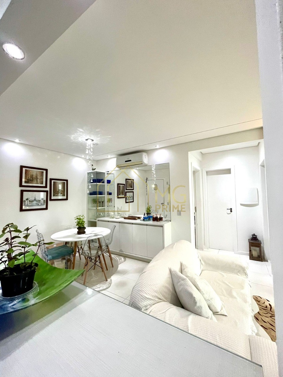 Apartamento à venda com 2 quartos, 76m² - Foto 9