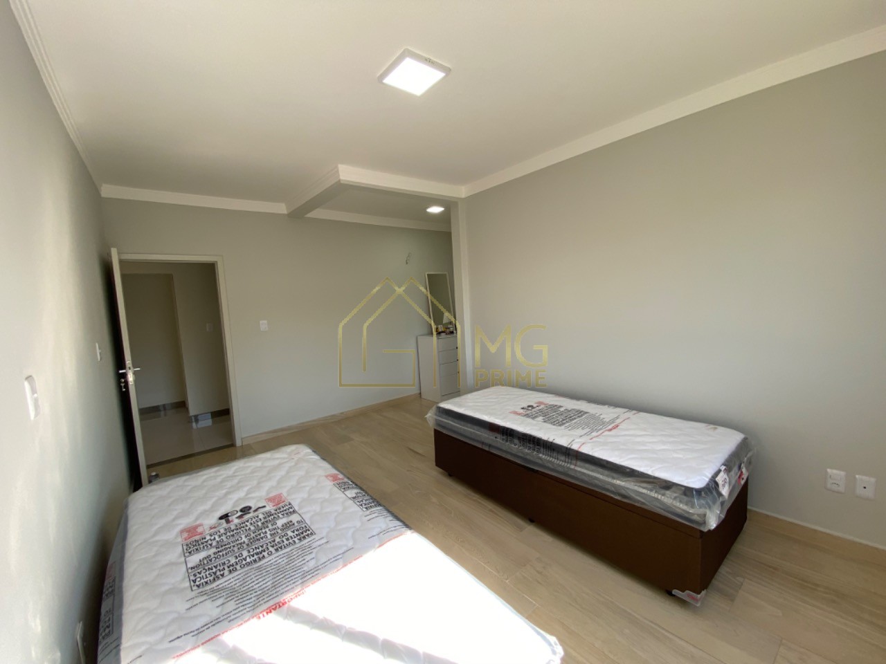 Casa à venda com 4 quartos, 170m² - Foto 17