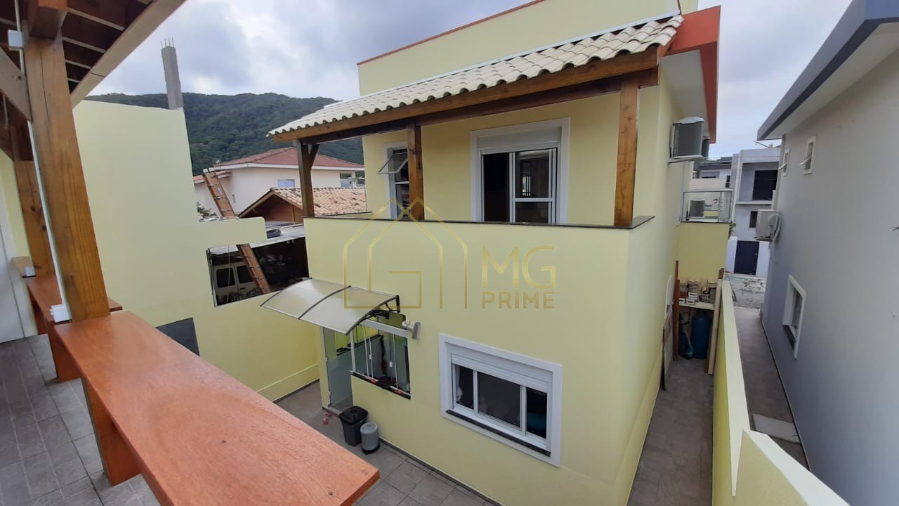 Casa à venda com 4 quartos, 204m² - Foto 2