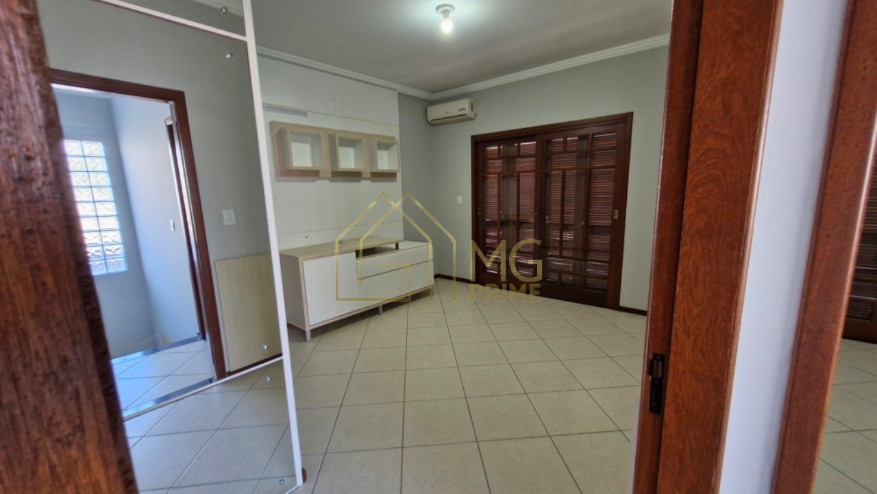 Casa à venda com 4 quartos, 240m² - Foto 23