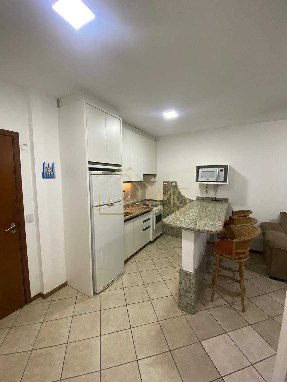 Apartamento à venda com 2 quartos, 75m² - Foto 4