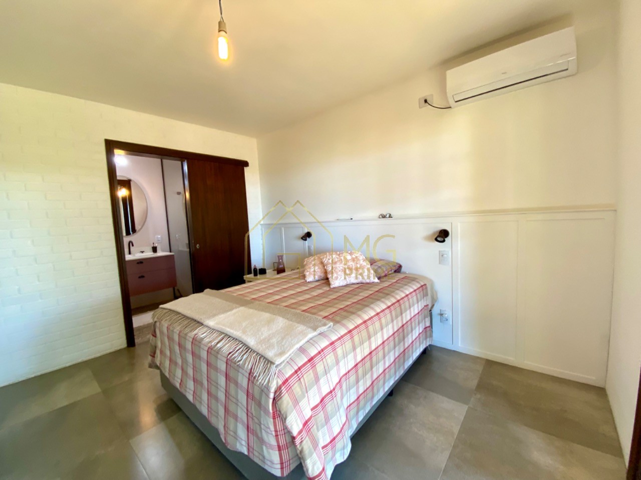 Casa à venda com 3 quartos, 244m² - Foto 13