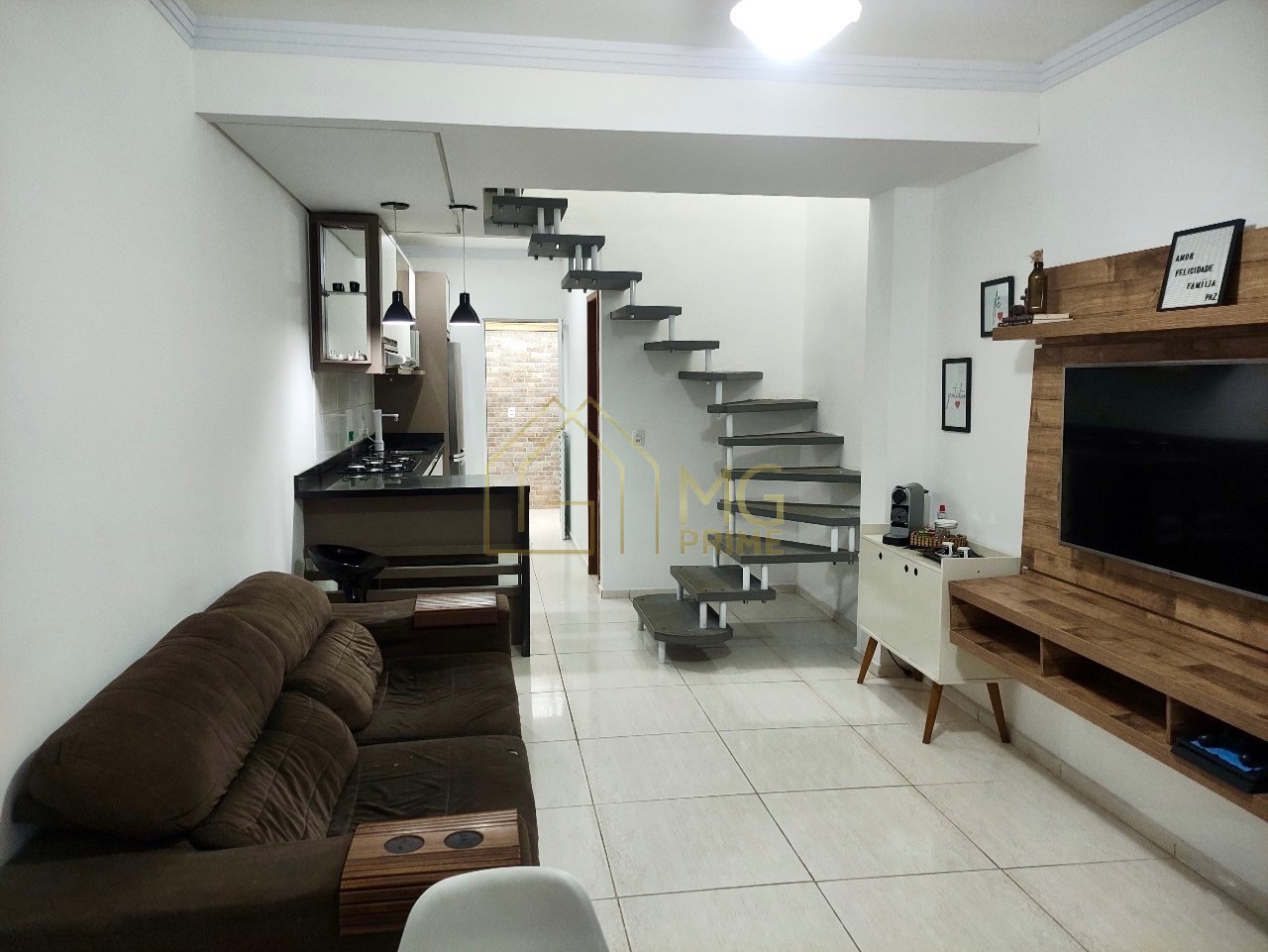 Casa à venda com 2 quartos, 60m² - Foto 3