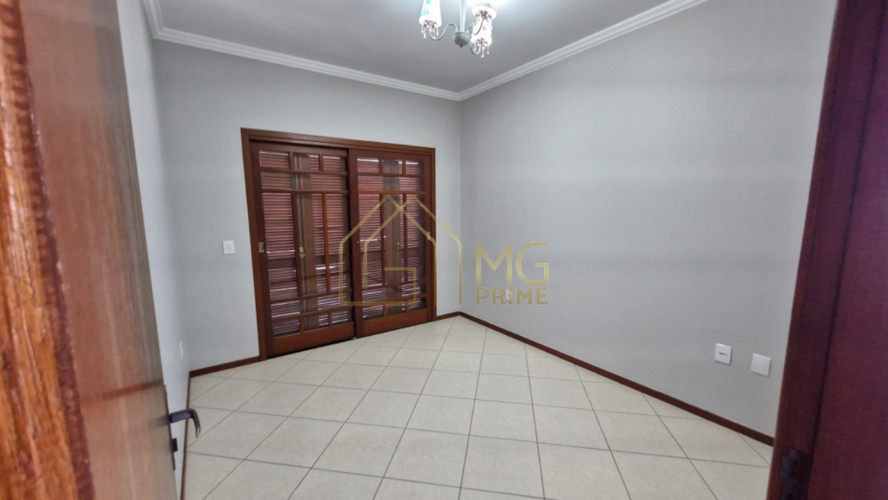 Casa à venda com 4 quartos, 240m² - Foto 22