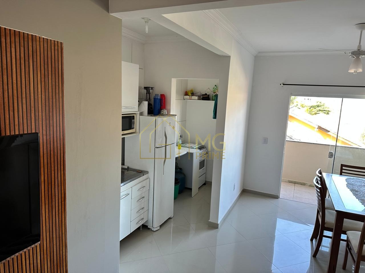 Apartamento à venda com 2 quartos, 70m² - Foto 3