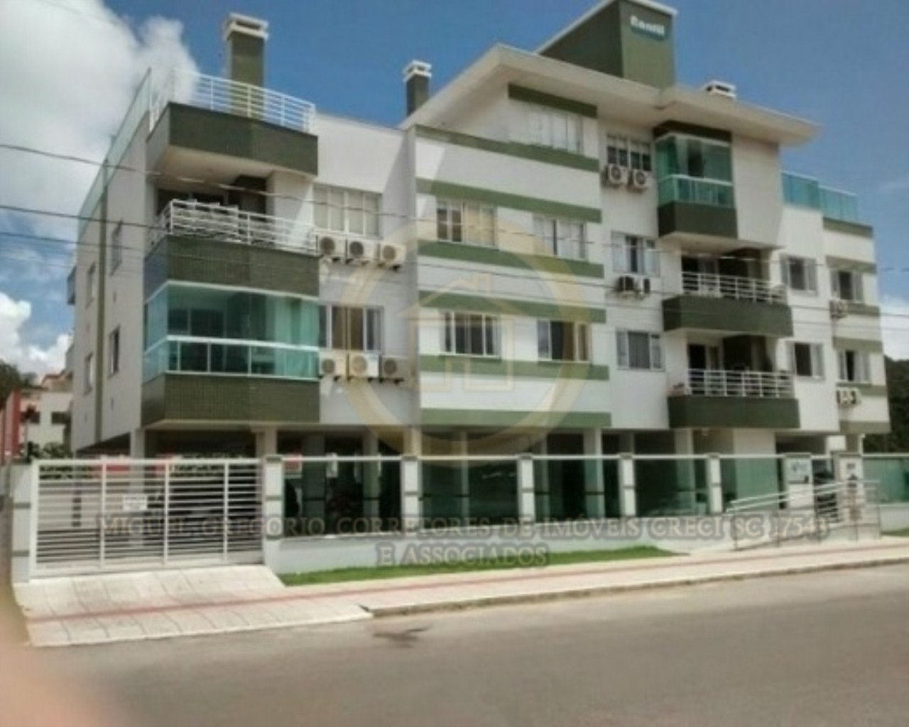 Apartamento à venda com 2 quartos, 85m² - Foto 1