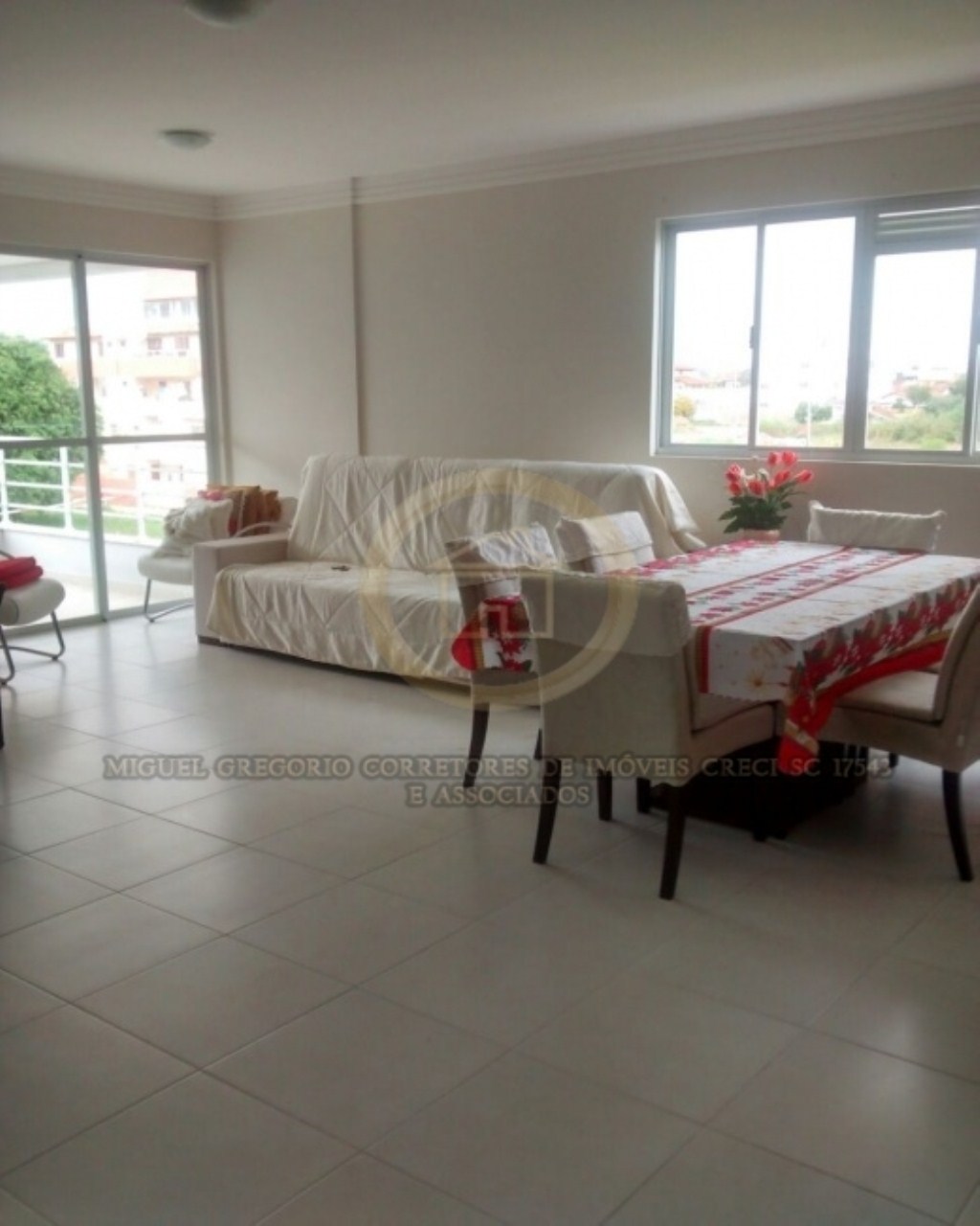 Apartamento à venda com 2 quartos, 85m² - Foto 2