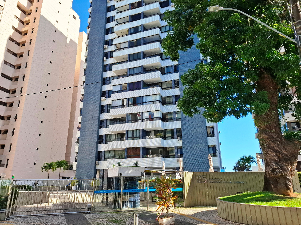 Apartamento à venda com 3 quartos, 120m² - Foto 1