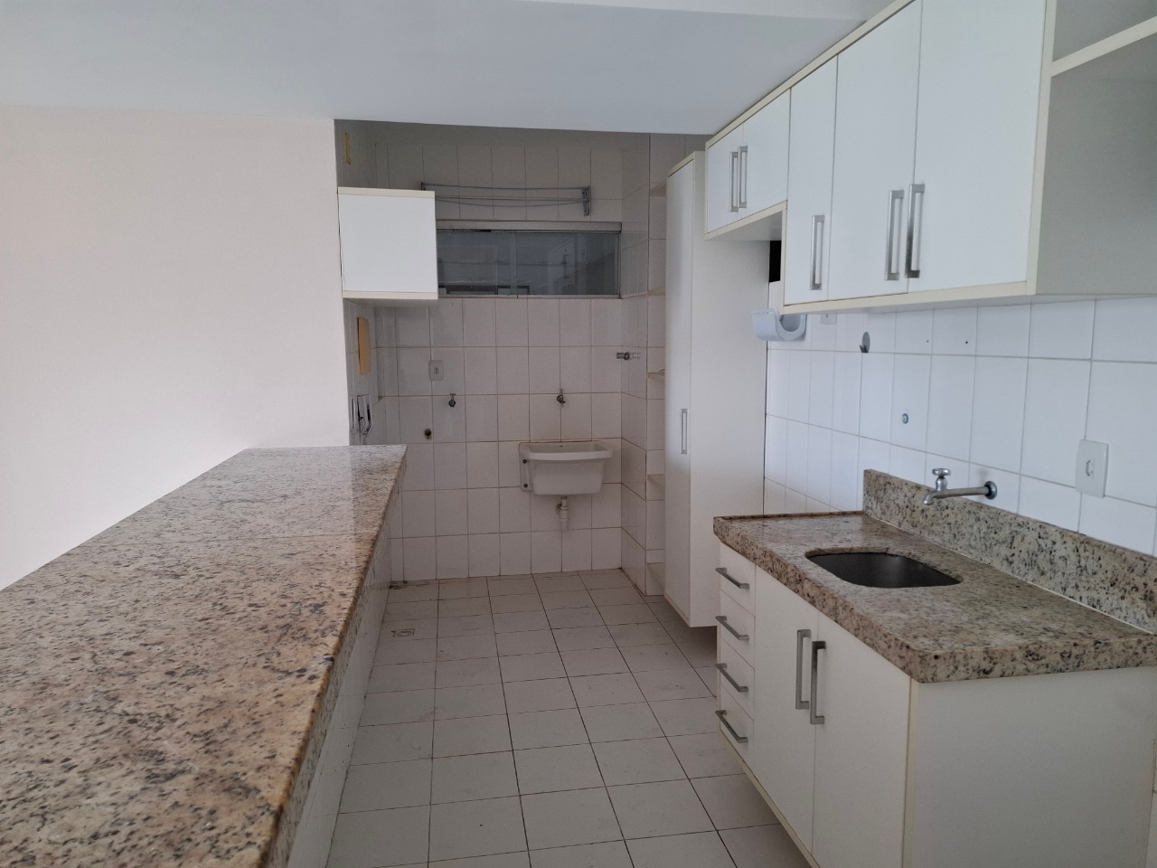 Apartamento para alugar com 2 quartos, 68m² - Foto 26