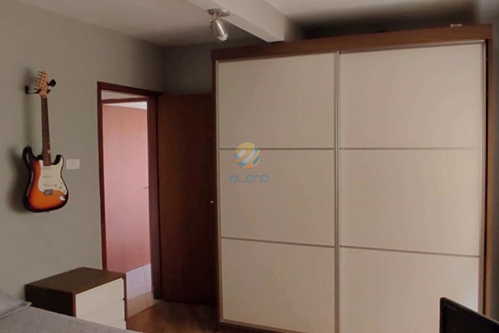 Casa à venda com 3 quartos, 220m² - Foto 20