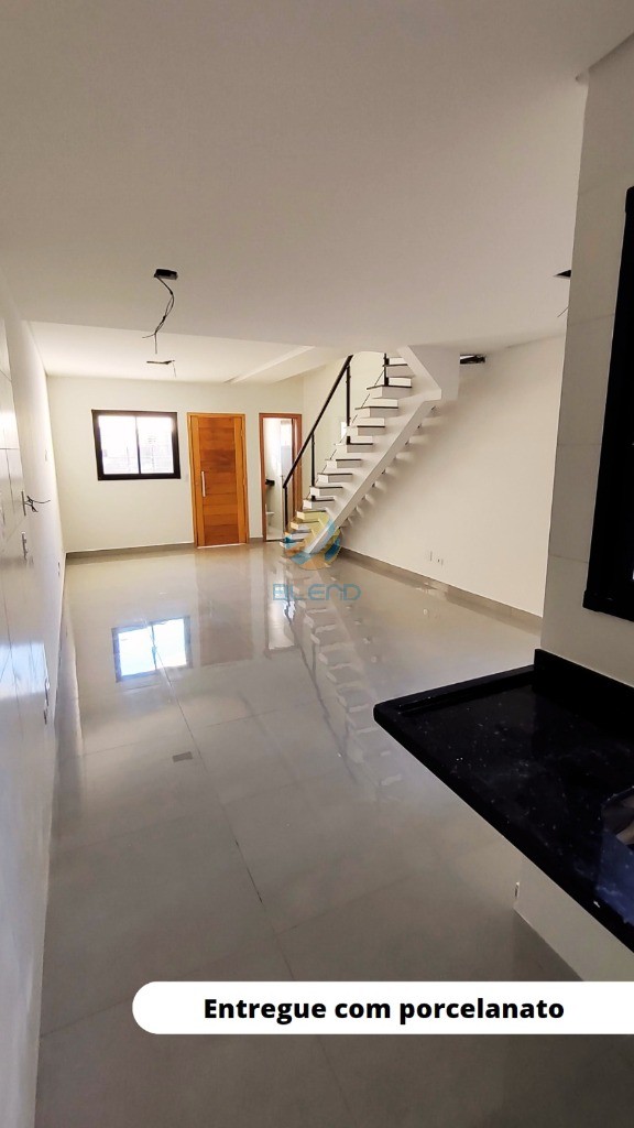 Sobrado à venda com 3 quartos, 130m² - Foto 1