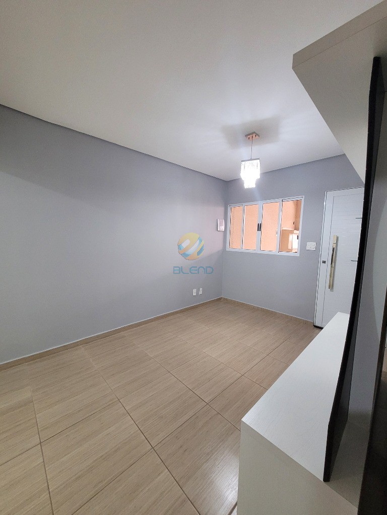 Casa à venda com 3 quartos, 120m² - Foto 2