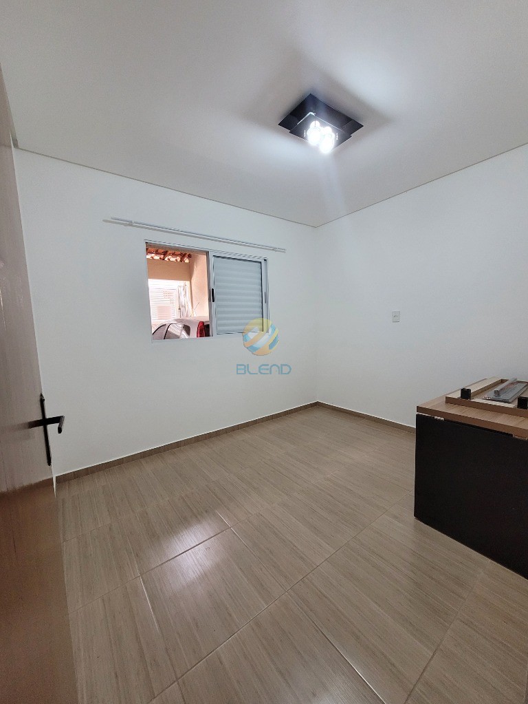 Casa à venda com 3 quartos, 120m² - Foto 3