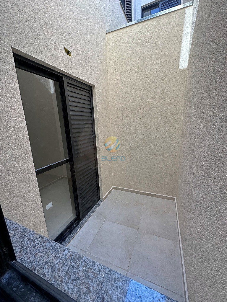 Apartamento à venda com 2 quartos, 44m² - Foto 3