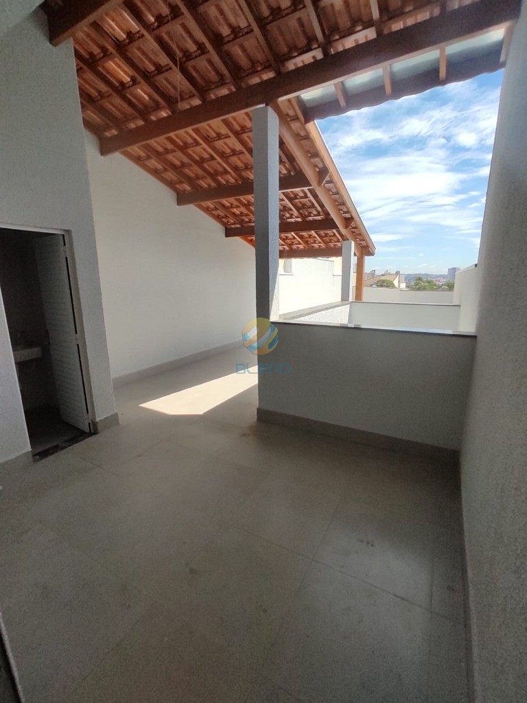 Cobertura à venda com 2 quartos, 108m² - Foto 2