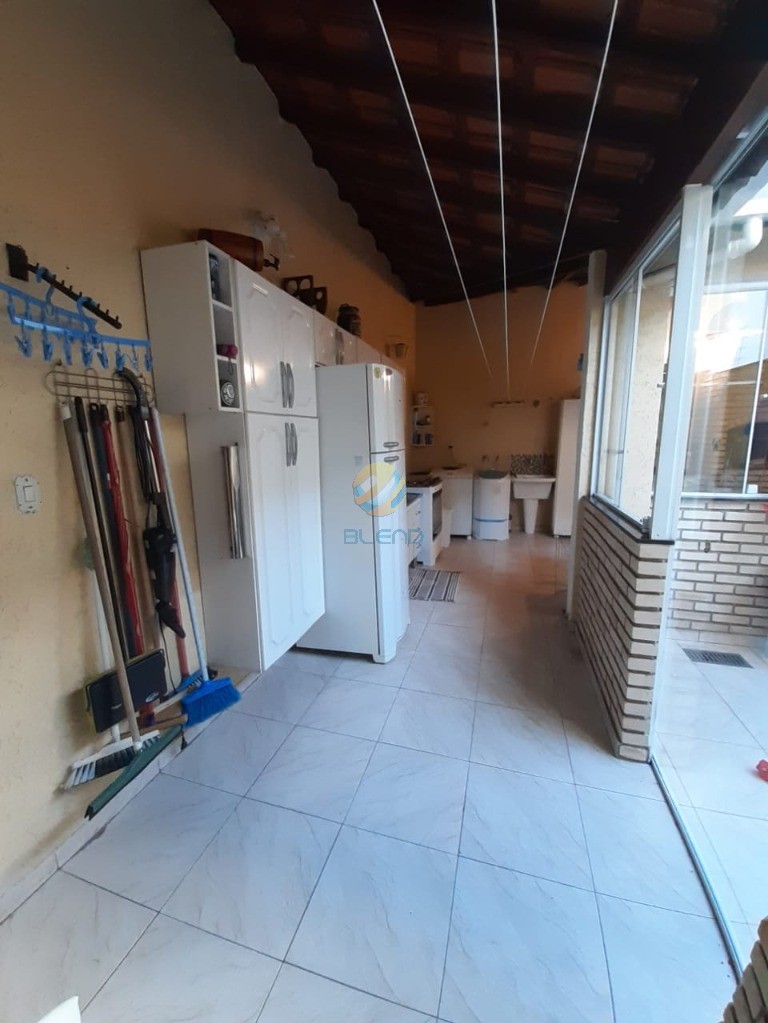 Casa Comercial à venda com 3 quartos, 270m² - Foto 12