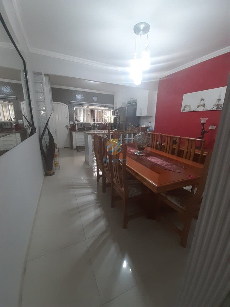 Casa Comercial à venda com 3 quartos, 270m² - Foto 9