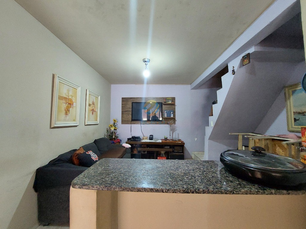 Casa à venda com 2 quartos, 47m² - Foto 7