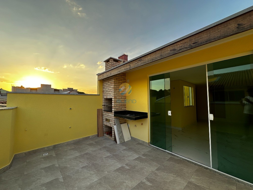 Cobertura à venda com 2 quartos, 82m² - Foto 1