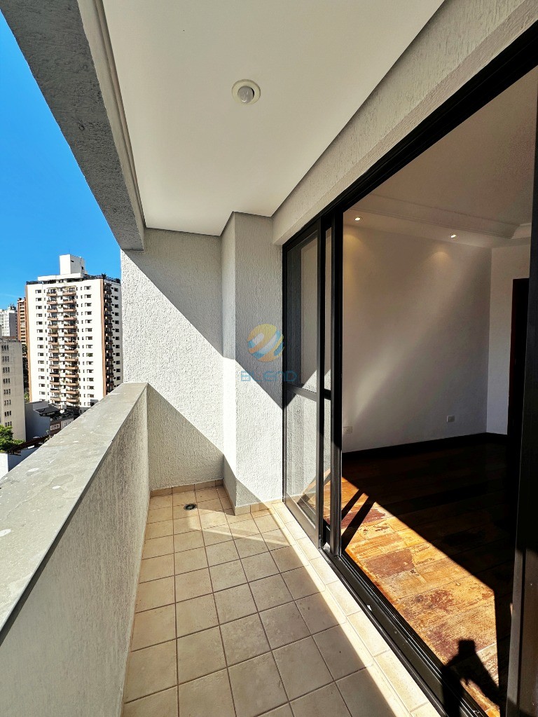 Apartamento para alugar com 3 quartos, 102m² - Foto 12