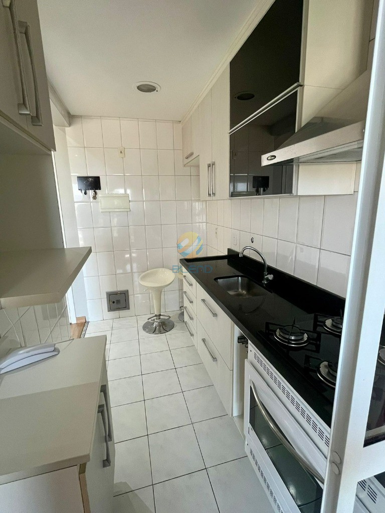 Apartamento à venda com 2 quartos, 57m² - Foto 2