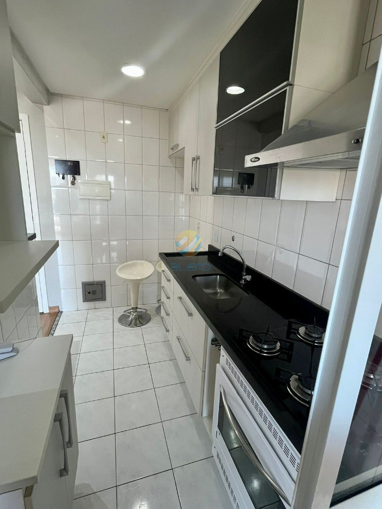 Apartamento à venda com 2 quartos, 57m² - Foto 3