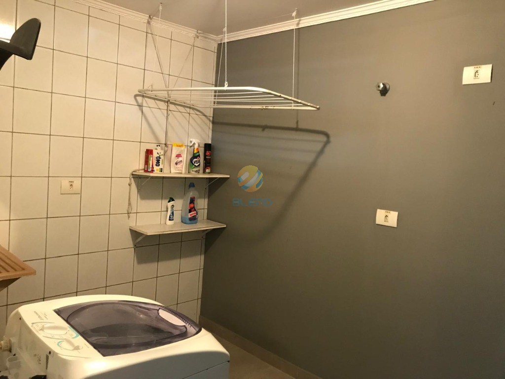 Casa à venda com 5 quartos, 258m² - Foto 11