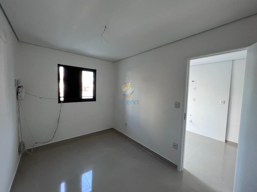 Apartamento à venda com 2 quartos, 60m² - Foto 4