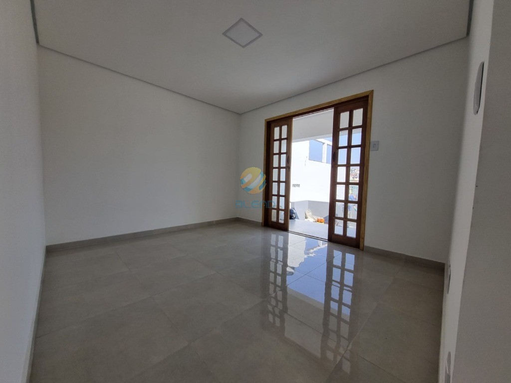 Casa à venda com 3 quartos, 270m² - Foto 7