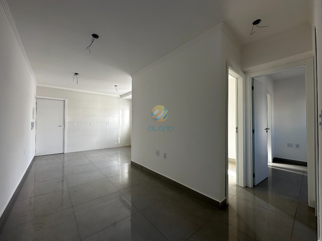 Apartamento à venda com 2 quartos, 70m² - Foto 5