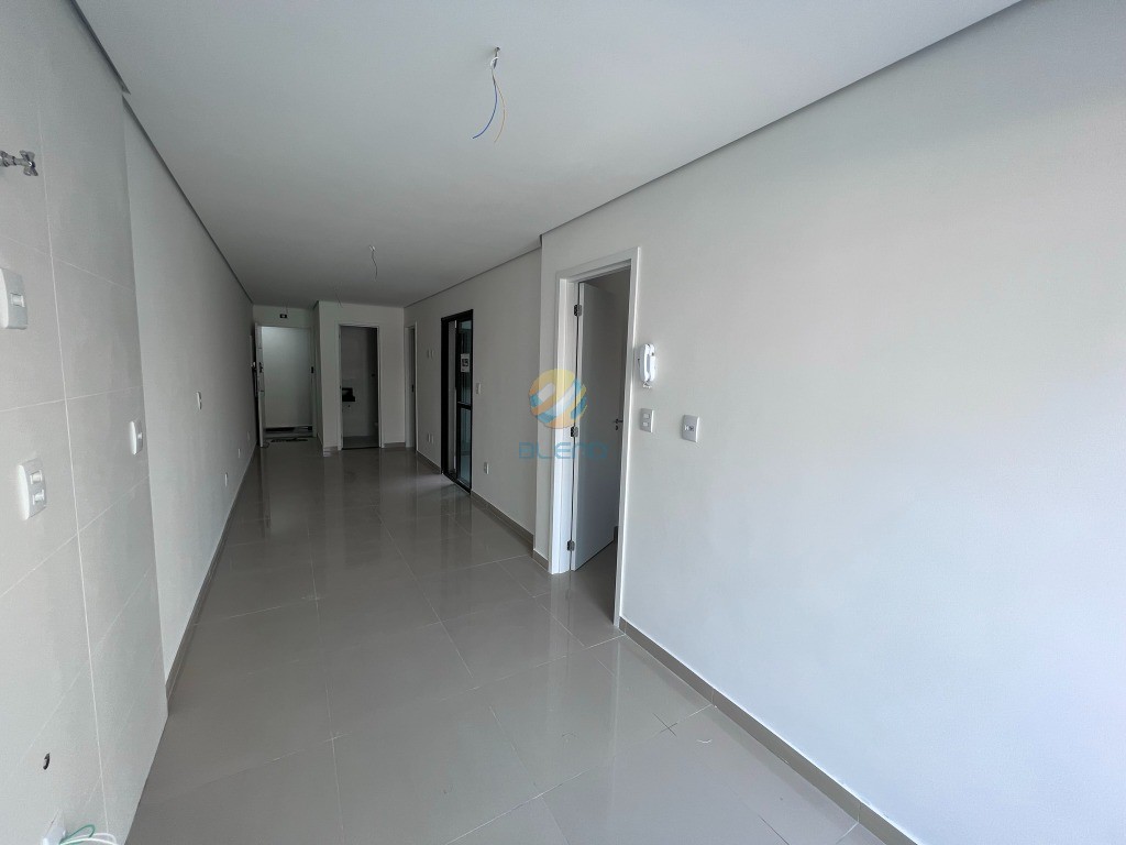 Apartamento à venda com 2 quartos, 60m² - Foto 9