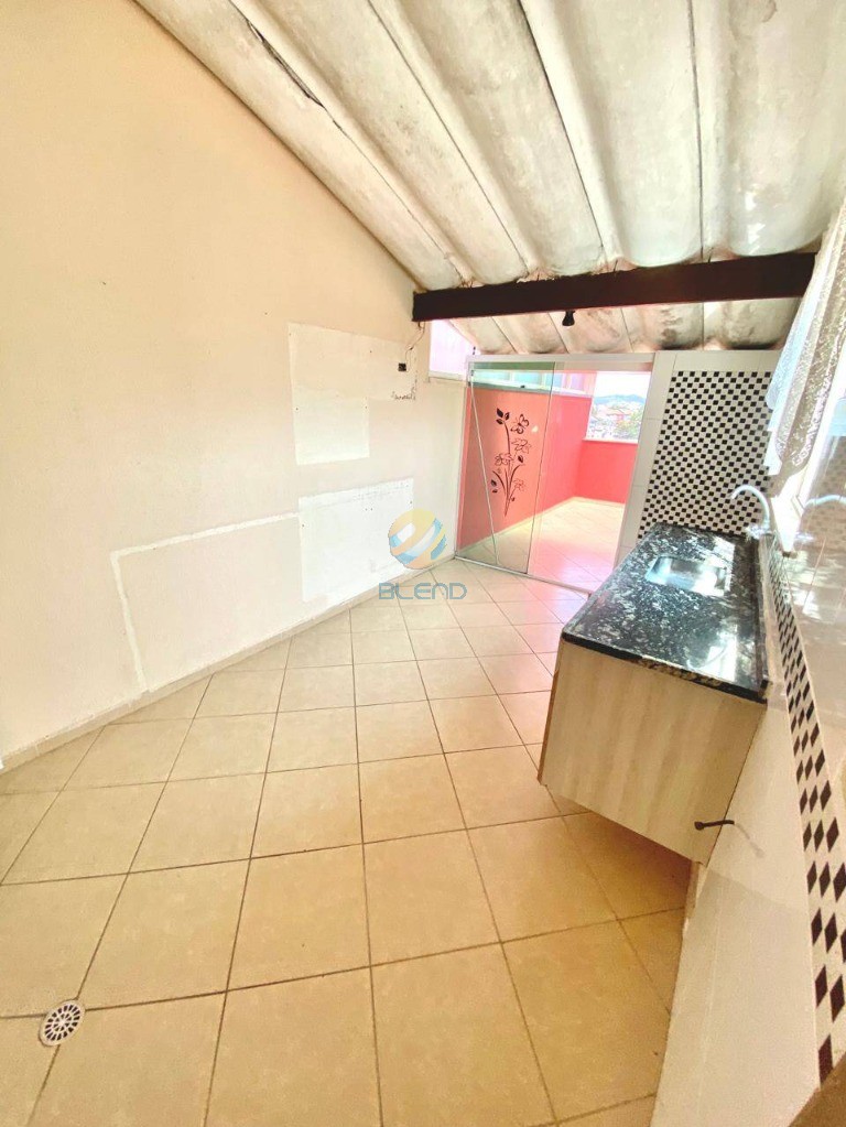 Cobertura à venda com 2 quartos, 74m² - Foto 3