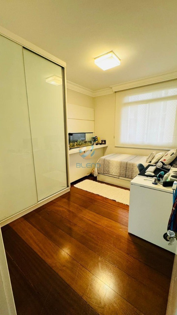 Apartamento à venda com 3 quartos, 158m² - Foto 14