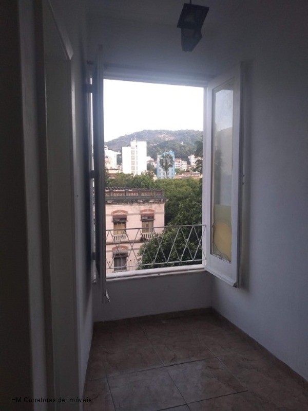 Apartamento à venda com 1 quarto, 28m² - Foto 1