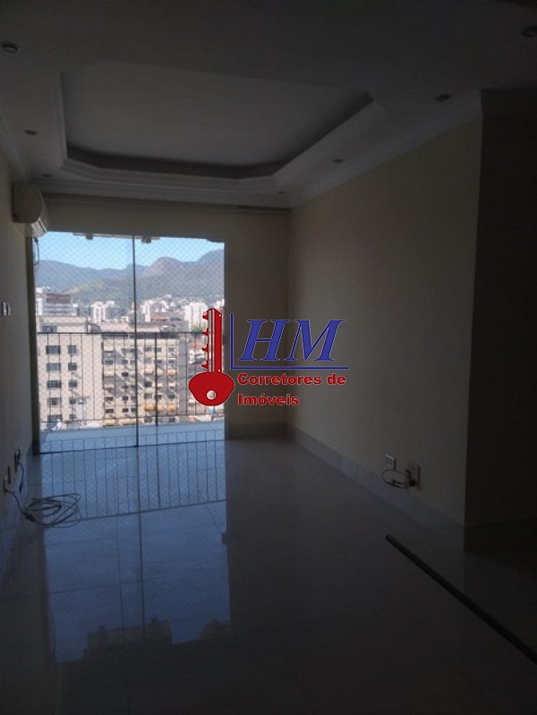 Apartamento à venda com 3 quartos, 79m² - Foto 3