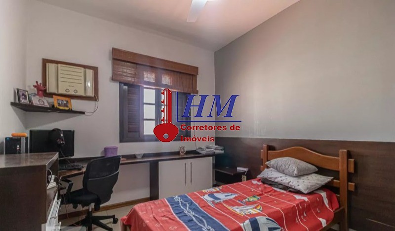 Casa à venda com 3 quartos, 241m² - Foto 18