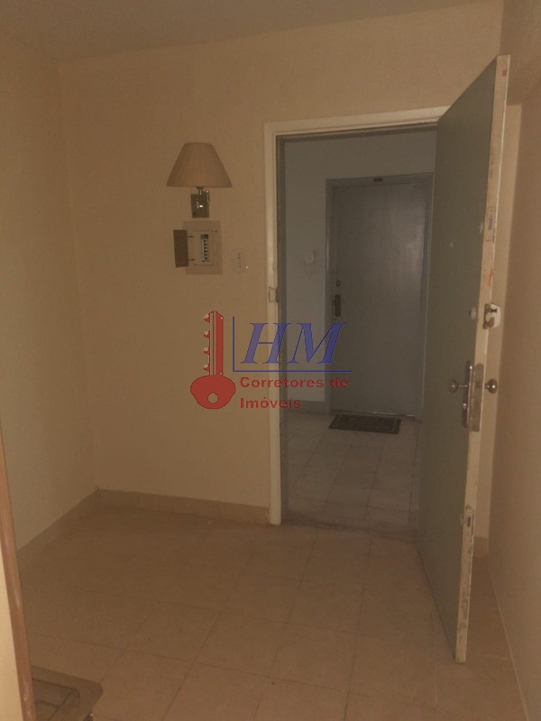 Apartamento à venda com 1 quarto, 35m² - Foto 2