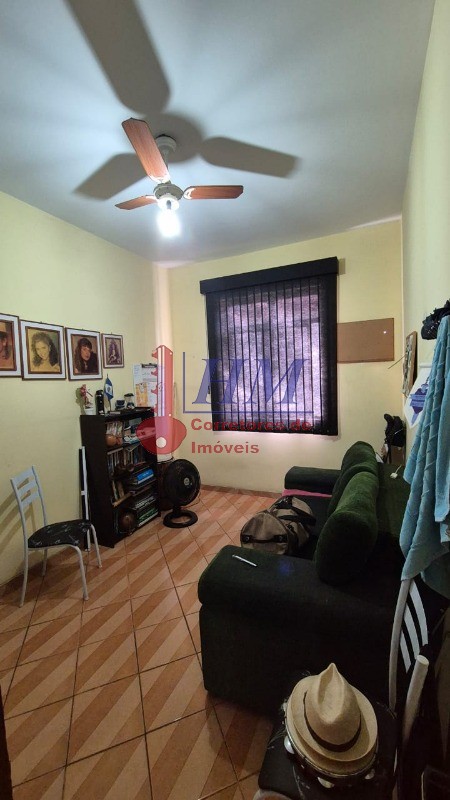 Apartamento à venda com 2 quartos, 70m² - Foto 4