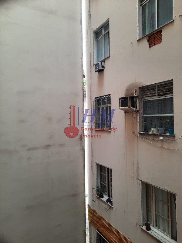 Apartamento à venda com 1 quarto, 42m² - Foto 18