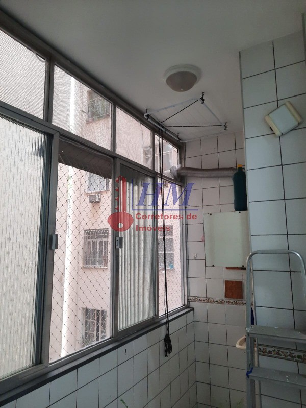 Apartamento à venda com 1 quarto, 42m² - Foto 13