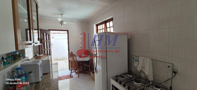 Casa à venda com 3 quartos, 165m² - Foto 18